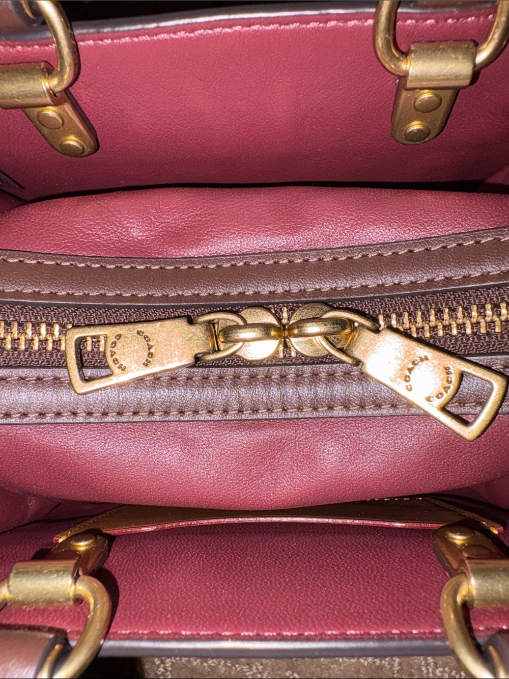 Coach Rogue 17 - Picture 12 of 13
